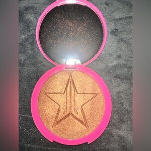 Jeffree Star Cosmetics Skin Frost in “Dark Horse”. Highlighter